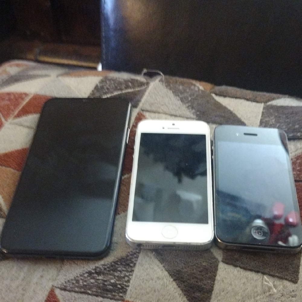 Lot Of Apple I Phone Lot